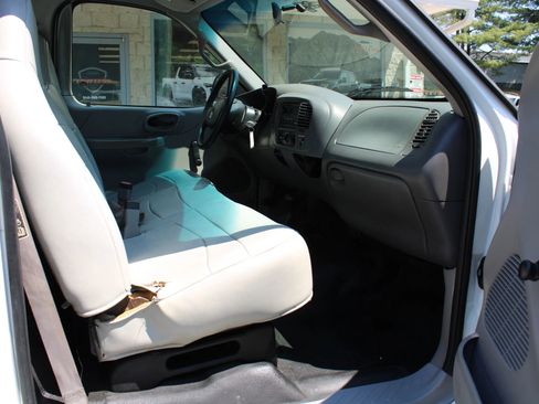 Used 2000 Ford F150 XLT AWD/4WD image 15