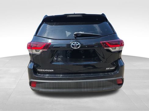 Used 2019 Toyota Highlander SE image 8