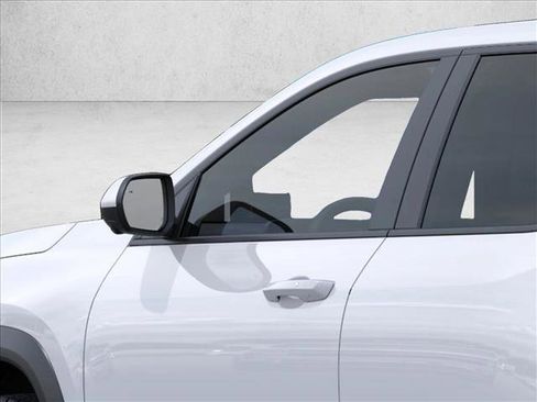 New 2026 Chevrolet Equinox LT w/ Safety and Technology Package FWD image 12