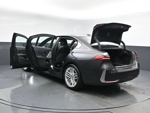 Used 2025 BMW 530i RWD image 28