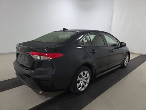 Used 2022 Toyota Corolla LE image 6