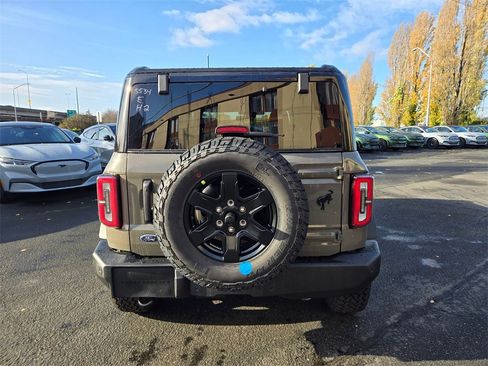 New 2025 Ford Bronco Outer Banks w/ Black Appearance Package image 6
