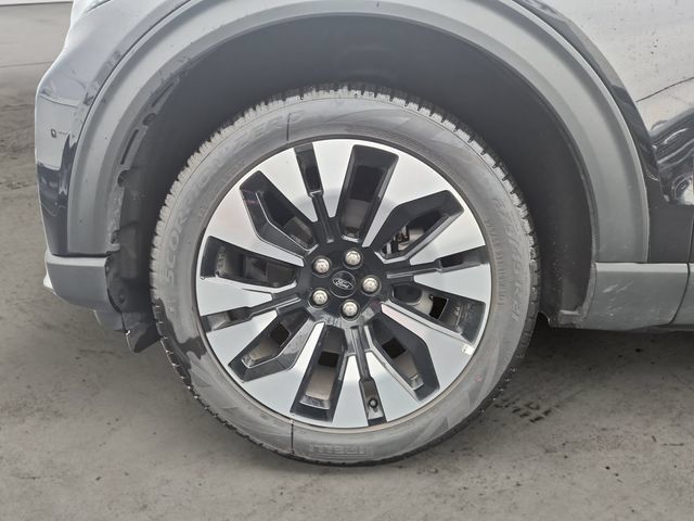 Certified 2025 Ford Explorer Platinum w/ LUX Leather Package AWD/4WD image 9