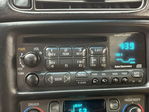 Used 1999 Chevrolet Corvette Convertible w/ Memory Pkg RWD image 13