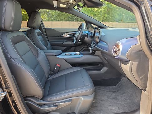 Used 2024 Chevrolet Equinox EV LT w/ Active Safety Package 3 FWD image 27
