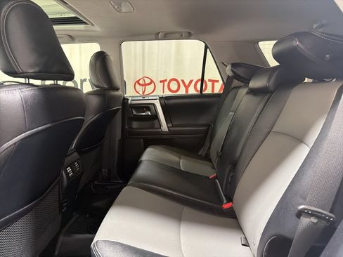 Used 2018 Toyota 4Runner SR5 Premium AWD/4WD image 19