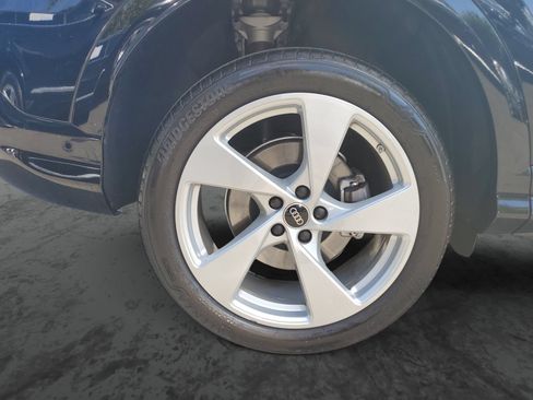Used 2025 Audi Q5 Premium w/ Premium Plus AWD/4WD image 5