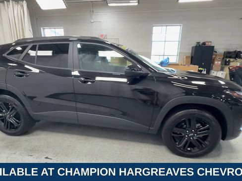 Used 2025 Chevrolet Trax ACTIV w/ Driver Confidence Package FWD image 11