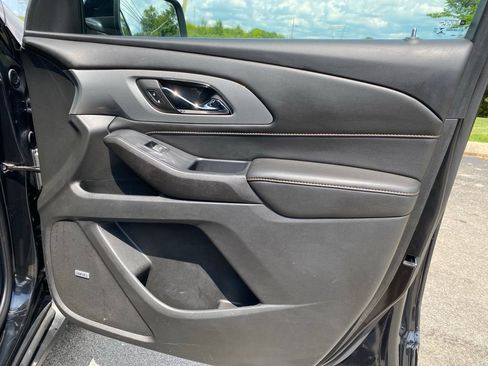 Used 2021 Chevrolet Traverse RS FWD image 41