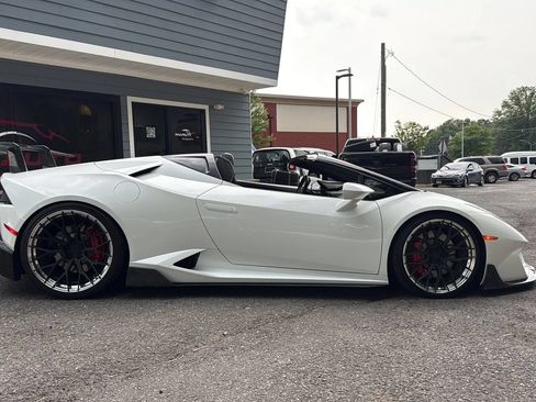 Used 2017 Lamborghini Huracan LP 580-2 RWD image 41
