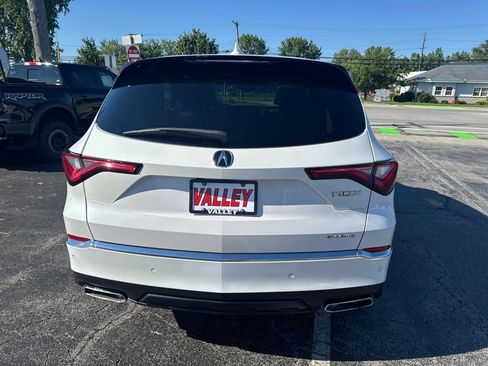Used 2023 Acura MDX SH-AWD w/ Technology Package image 4