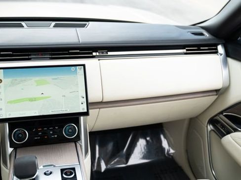 Used 2023 Land Rover Range Rover Long Wheelbase First Edition image 29