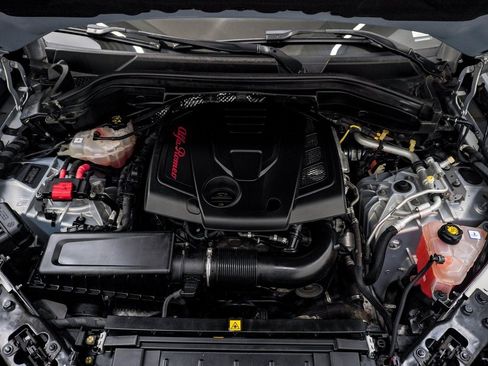 Used 2022 Alfa Romeo Stelvio Ti image 28