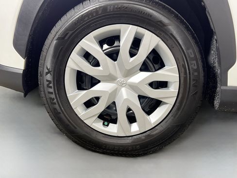 Used 2023 Toyota Corolla Cross L FWD image 14