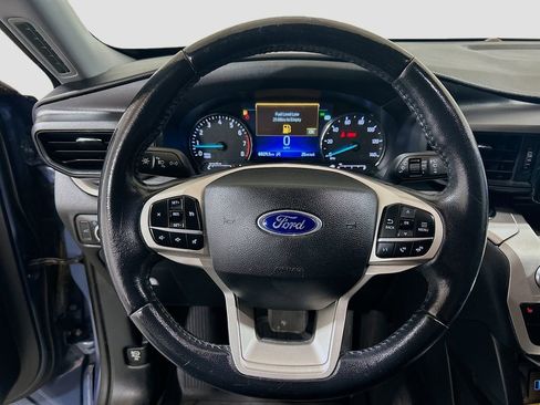 Used 2021 Ford Explorer XLT RWD image 9