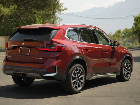 New 2026 BMW X1 xDrive28i w/ Technology Package AWD/4WD image 5