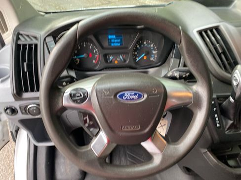 Used 2018 Ford Transit 250 130 Medium Roof RWD image 11