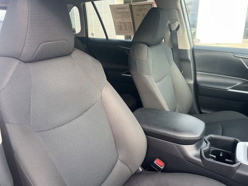 Used 2024 Toyota RAV4 LE image 20