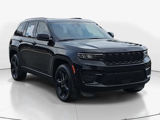 Used 2023 Jeep Grand Cherokee Altitude video 2