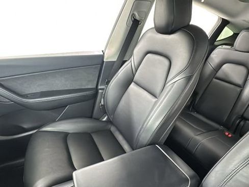 Used 2021 Tesla Model Y Performance image 13