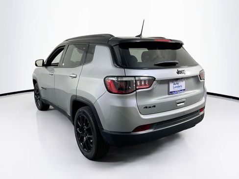 Used 2022 Jeep Compass Latitude w/ Sun and Sound Group AWD/4WD image 7