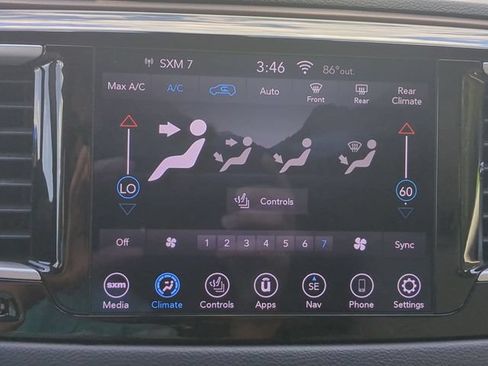Used 2019 Chrysler Pacifica Touring-L w/ Tire & Wheel Group FWD image 26