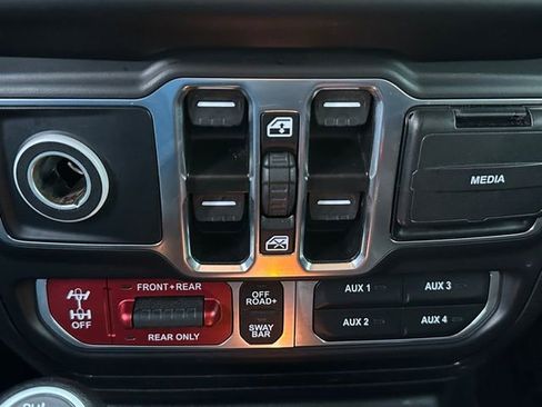 Used 2023 Jeep Wrangler Rubicon w/ Xtreme 35 Tire Package image 38