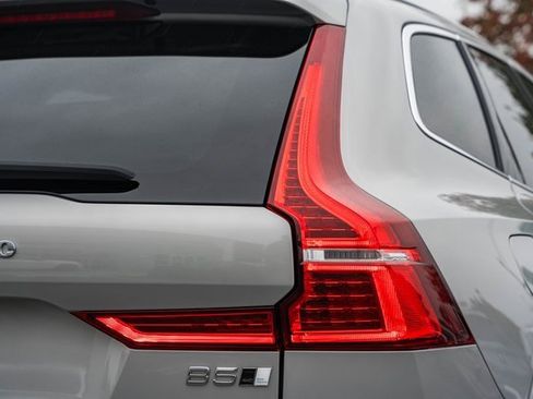 Certified 2023 Volvo XC60 B5 Ultimate w/ Climate Package image 7