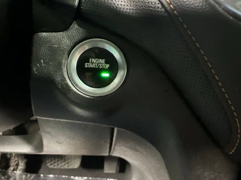 Used 2021 Chevrolet Equinox Premier AWD/4WD image 32