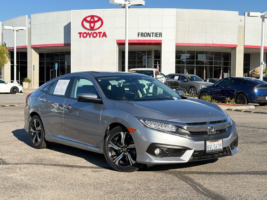 Used 2017 Honda Civic Touring image 1