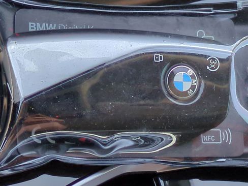 Used 2024 BMW X7 xDrive40i image 37