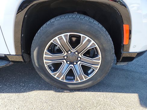 Used 2024 Jeep Wagoneer Series II w/ Flexible Seating Group image 9