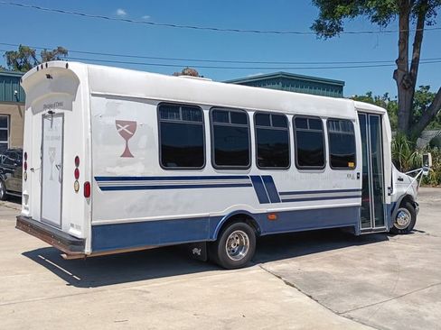 Used 2003 Ford E-450 and Econoline 450 RWD image 15