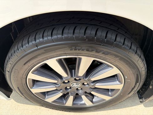 Used 2020 Toyota Sienna Limited Premium AWD/4WD image 11