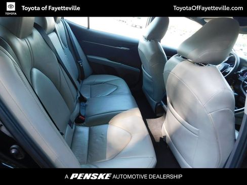 Used 2020 Toyota Camry LE FWD image 5