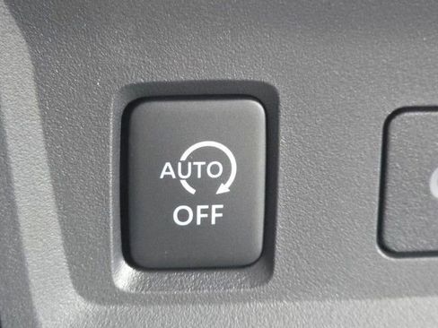 New 2025 Nissan Sentra SR w/ Midnight Edition image 18