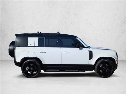 Used 2024 Land Rover Defender 110 X-Dynamic SE AWD/4WD image 4