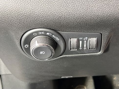 Used 2022 Jeep Compass Limited image 10