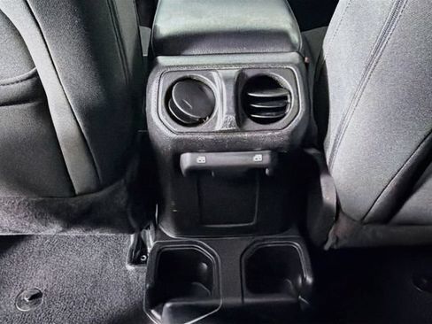 Used 2018 Jeep Wrangler Unlimited Sport S AWD/4WD image 26
