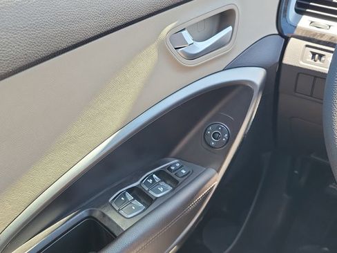 Used 2017 Hyundai Santa Fe Sport FWD image 18