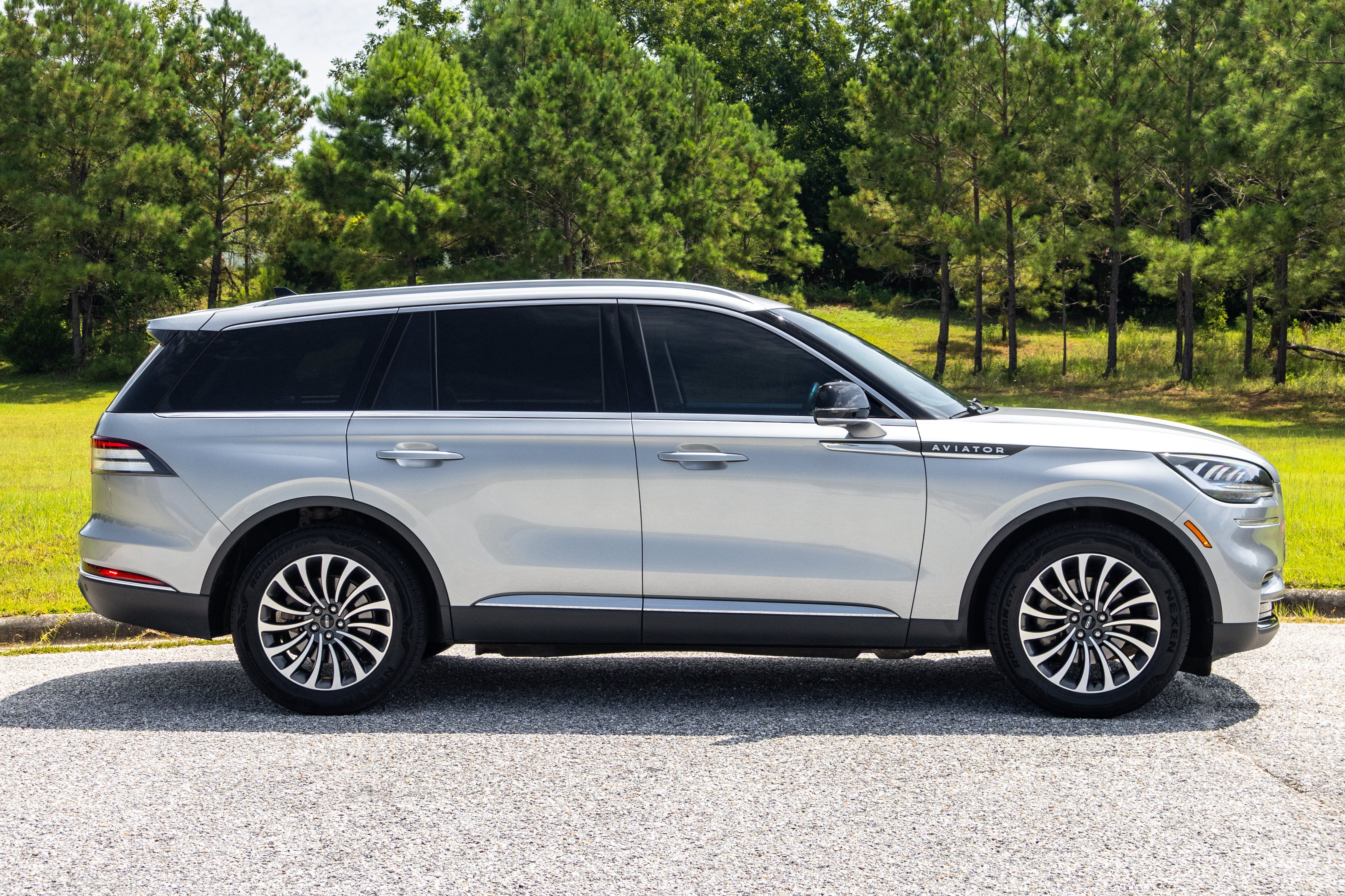 Used 2023 Lincoln Aviator 2WD w/ Premium Package image 7