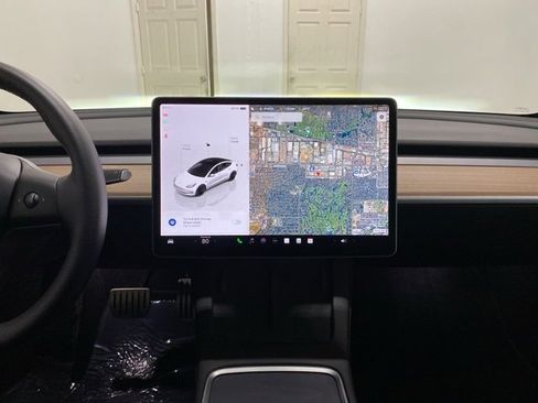 Used 2023 Tesla Model 3 Performance image 13
