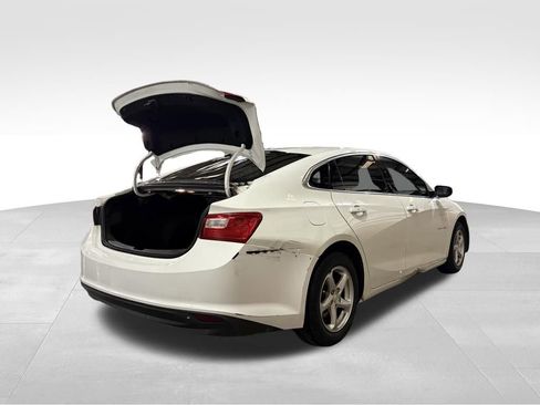 Used 2017 Chevrolet Malibu LS image 9