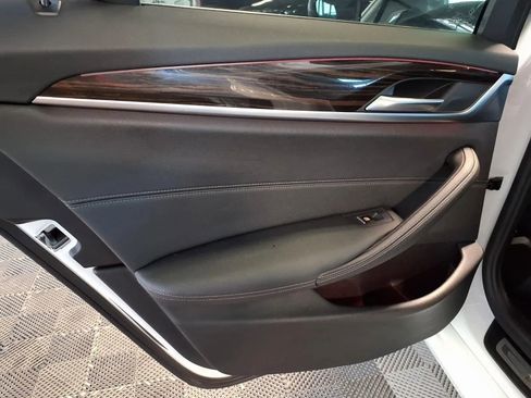Used 2021 BMW 530i xDrive w/ Convenience Package AWD/4WD image 13