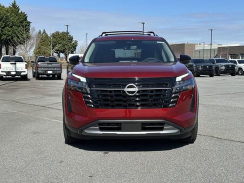 New 2026 Nissan Pathfinder Platinum image 2