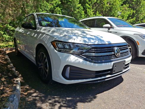 Used 2023 Volkswagen Jetta Sport FWD image 1