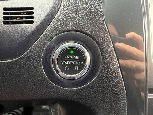 Used 2017 Ford Explorer XLT w/ Equipment Group 202A image 29