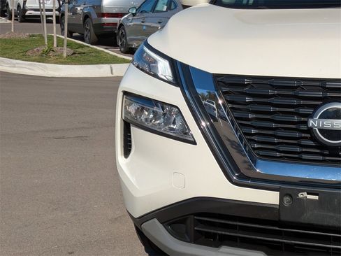 Certified 2023 Nissan Rogue SV image 9