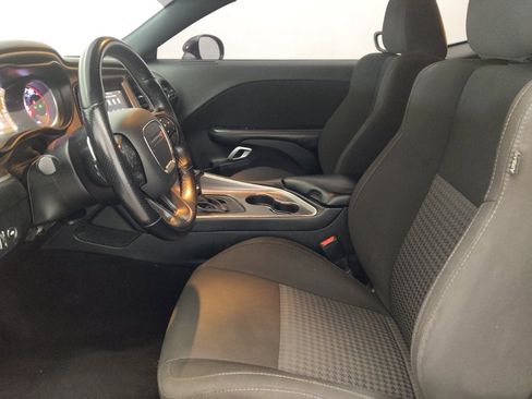 Used 2022 Dodge Challenger GT RWD image 17