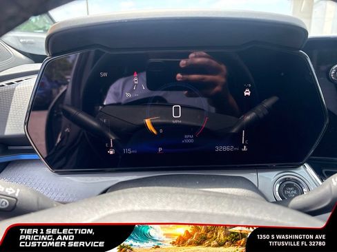 Used 2025 Chevrolet Trax LT w/ LT Convenience Package FWD image 12